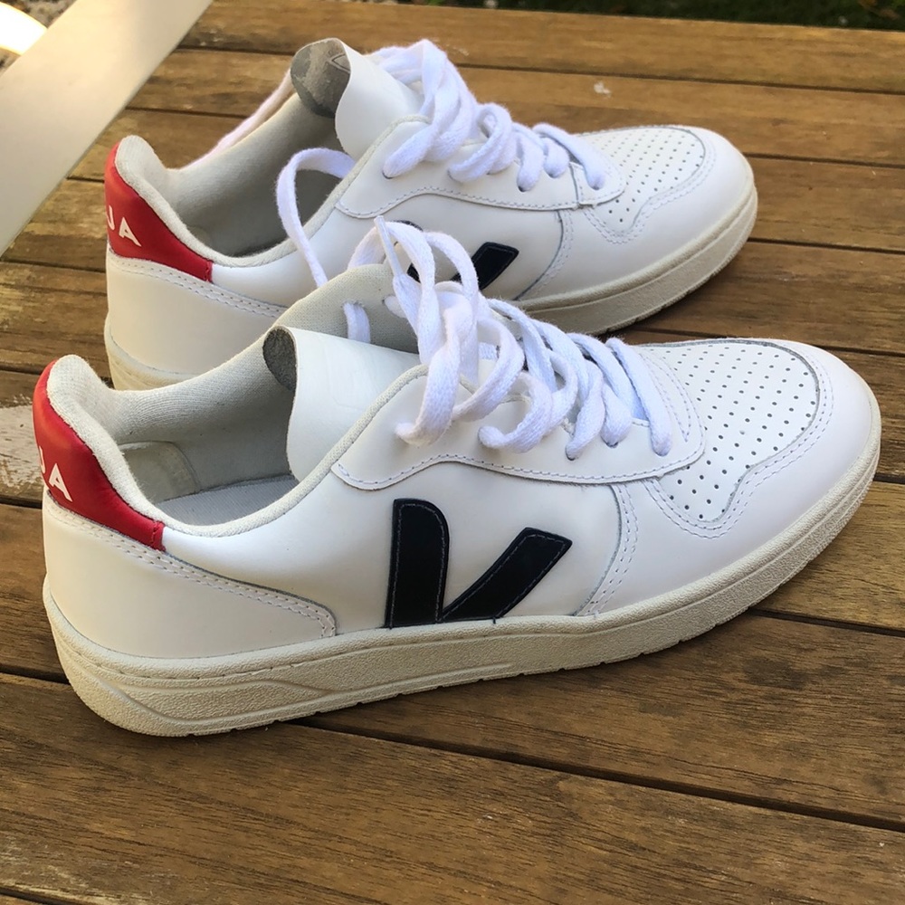 Veja V-10 Sneaker